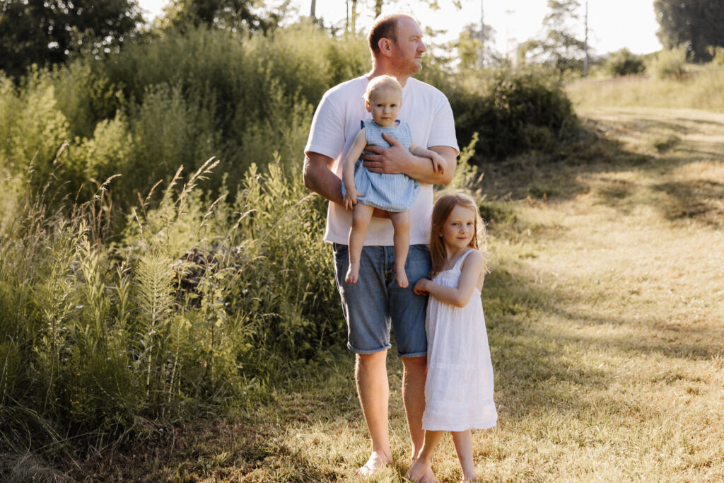 Natürliche Familienfotografie in St. Gallen Golden Hour